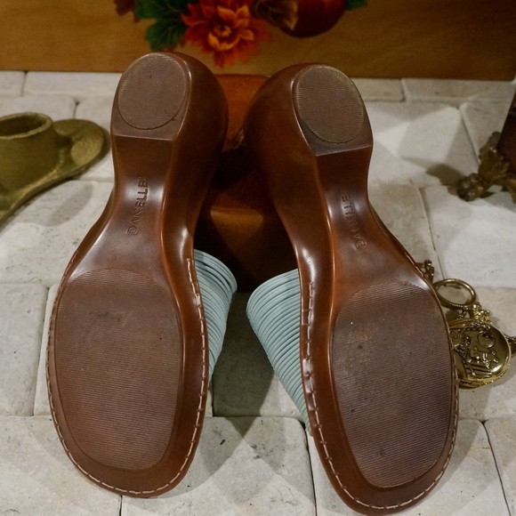 Danelle Sandals Slip-Ons - Picture 3 of 4